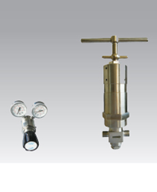 High pressure gas pressure reducing valve